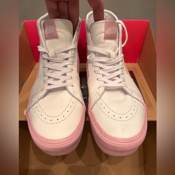Limited Edition - Barbie x Vans White & Pink High-Top Sneakers in original box - Picture 5 of 12